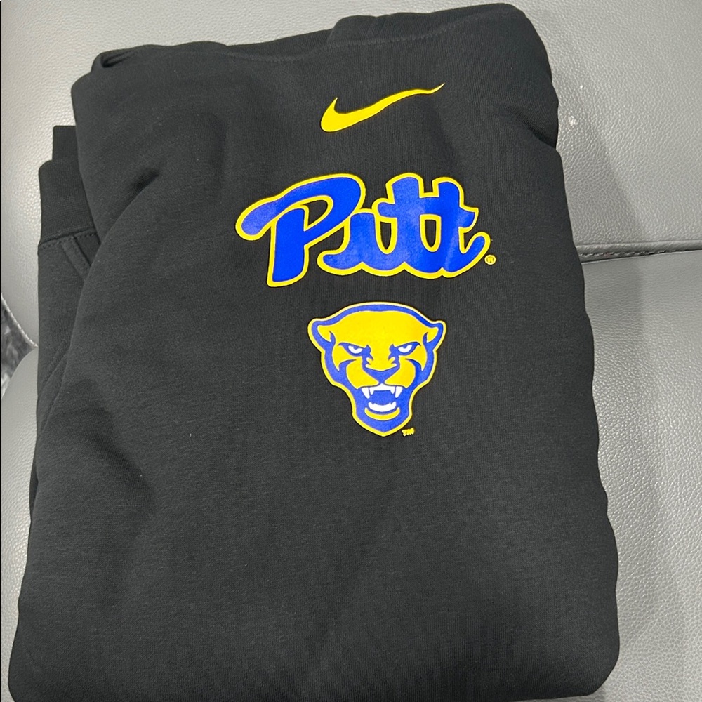 Nike black X-Large Pitt Club Fleece pull over sweatshirt